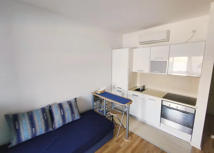 Sea View & Pool By Pag Tours Apartmán