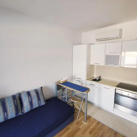 Sea View & Pool By Pag Tours Apartment